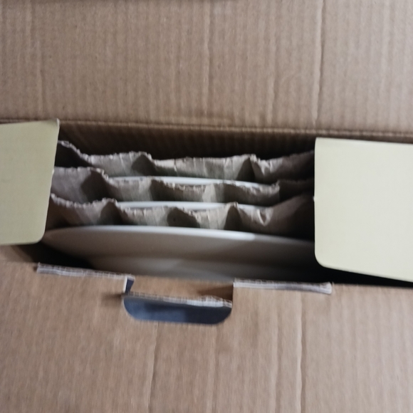 Spode Christmas mug and salad plate New in box serving of 4 tree design. - Picture 5 of 9